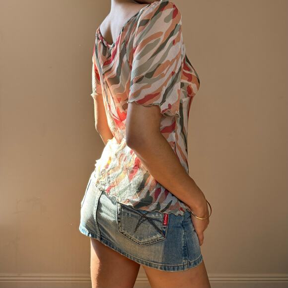 Vintage Red & tan abstract Print Fitted sheer Blouse (M) - Picture 3 of 5